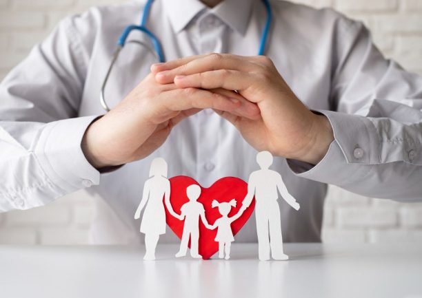 close-up-doctor-with-stethoscope close-up-doctor-with-stethoscope